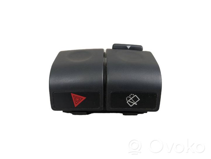Mitsubishi Colt Botón interruptor de luz de peligro 
