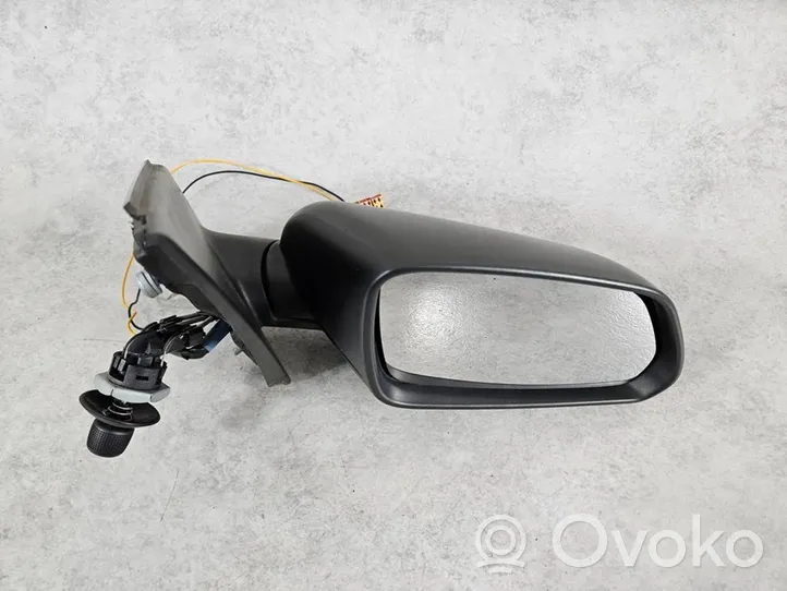 Volkswagen Polo IV 9N3 Coupe wind mirror (mechanical) 