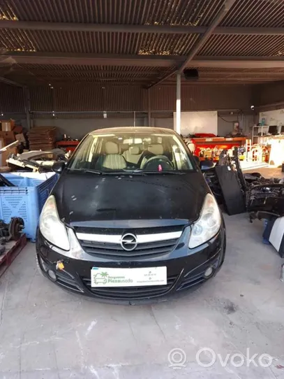 Opel Corsa D Kytkinpoljin 