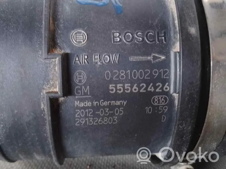 Opel Zafira C Przepływomierz masowy powietrza MAF 55562426