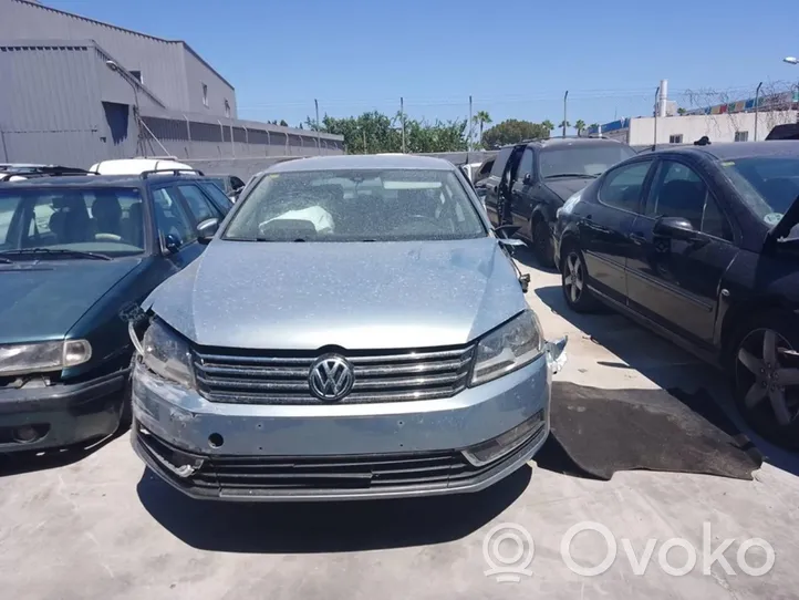 Volkswagen PASSAT Tailgate/trunk/boot lock/catch/latch 