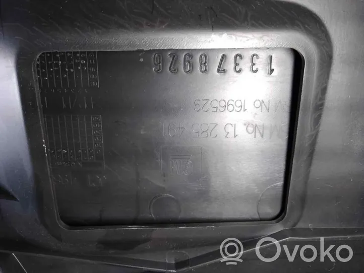 Opel Astra J Podłokietnik tylnej kanapy 498951029