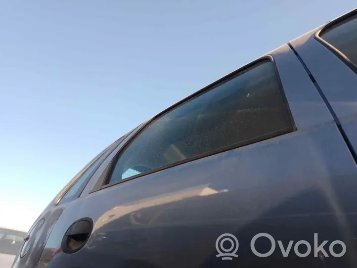 Opel Corsa C Szyba karoseryjna tylna 