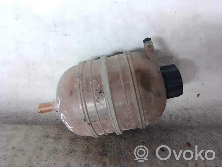 Peugeot 206+ Vase d'expansion de carburant 