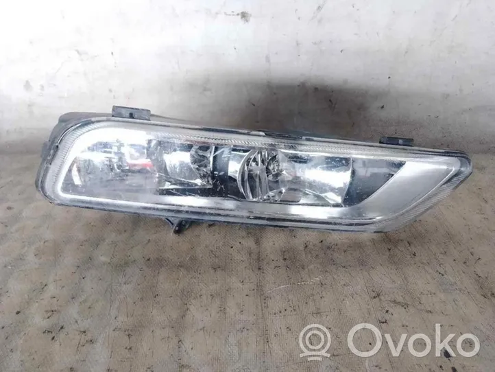 Volkswagen PASSAT Etusumuvalo A047350