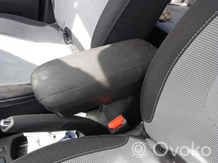 Renault Captur Rear seat armrest 