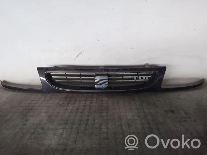 Seat Cordoba (6K) Atrapa chłodnicy / Grill 6K0854643