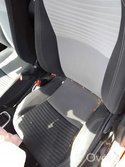 Toyota Yaris Fotel przedni kierowcy 