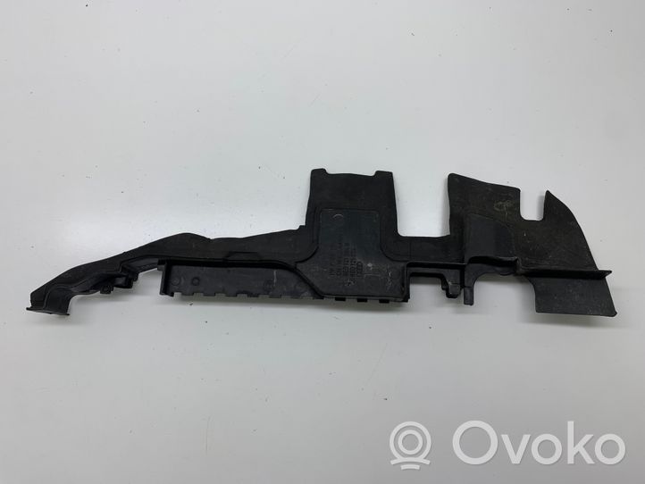 Audi A4 S4 B6 8E 8H Wlot / Kanał powietrza intercoolera 8E0121284