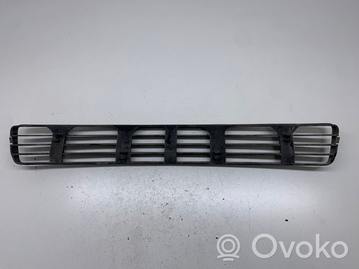 Audi A4 S4 B5 8D Mascherina inferiore del paraurti anteriore 8D0807683