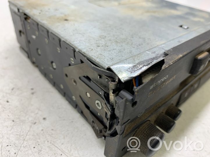 Volkswagen Golf III Radio / CD/DVD atskaņotājs / navigācija 357035152B