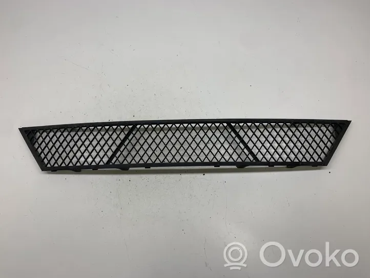 BMW 5 GT F07 Grille inférieure de pare-chocs avant 51117200729