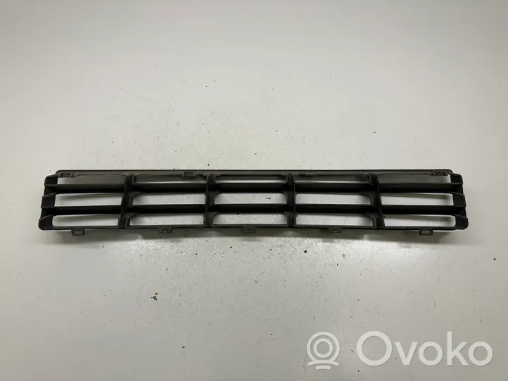 Volkswagen Golf IV Grille inférieure de pare-chocs avant 1J0853677D