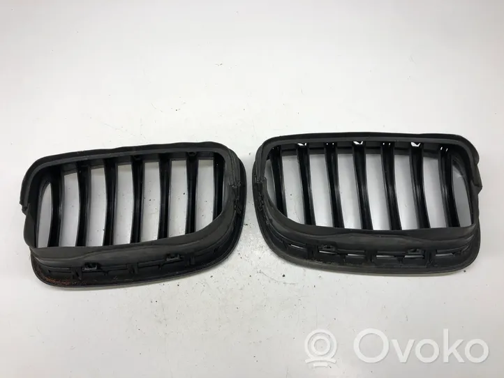 BMW X6 E71 Atrapa chłodnicy / Grill 51317185224