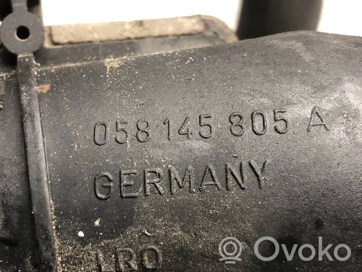 Audi A4 S4 B5 8D Välijäähdyttimen jäähdytin 058145805A