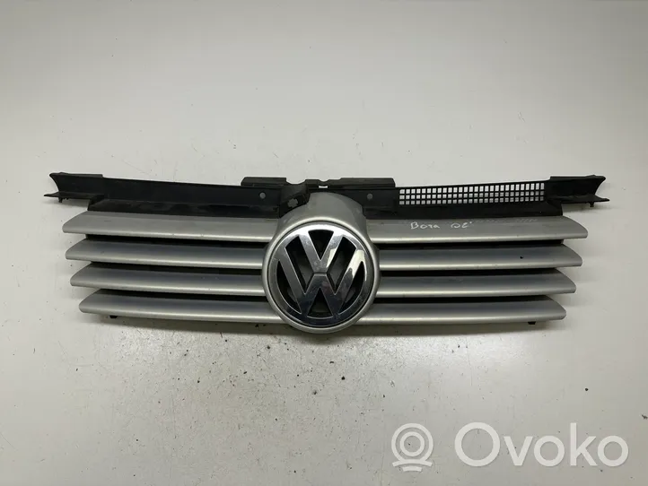 Volkswagen Bora Griglia superiore del radiatore paraurti anteriore 1J5853651F