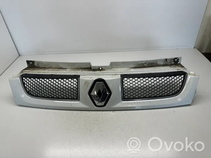 Renault Trafic II (X83) Grille calandre supérieure de pare-chocs avant 8200204450