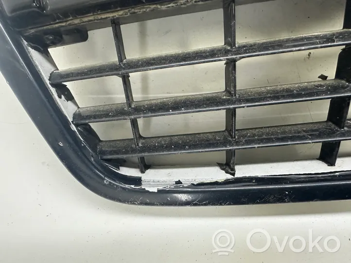 Audi A6 S6 C6 4F Grille calandre supérieure de pare-chocs avant 4F0853651