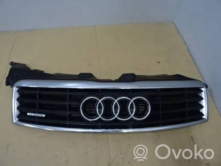 Audi A8 S8 D3 4E Etupuskurin ylempi jäähdytinsäleikkö 4E0853719A