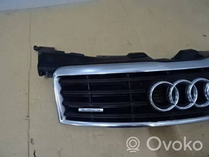 Audi A8 S8 D3 4E Maskownica / Grill / Atrapa górna chłodnicy 4E0853719A