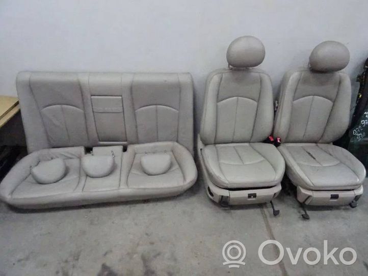 Mercedes-Benz E W211 Set sedili 