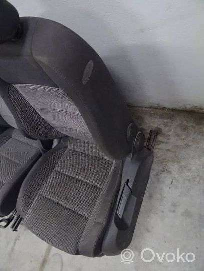 Volkswagen Touran I Juego del asiento 