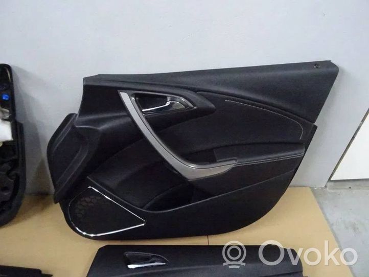 Opel Astra J Set di rivestimento del pannello della portiera 