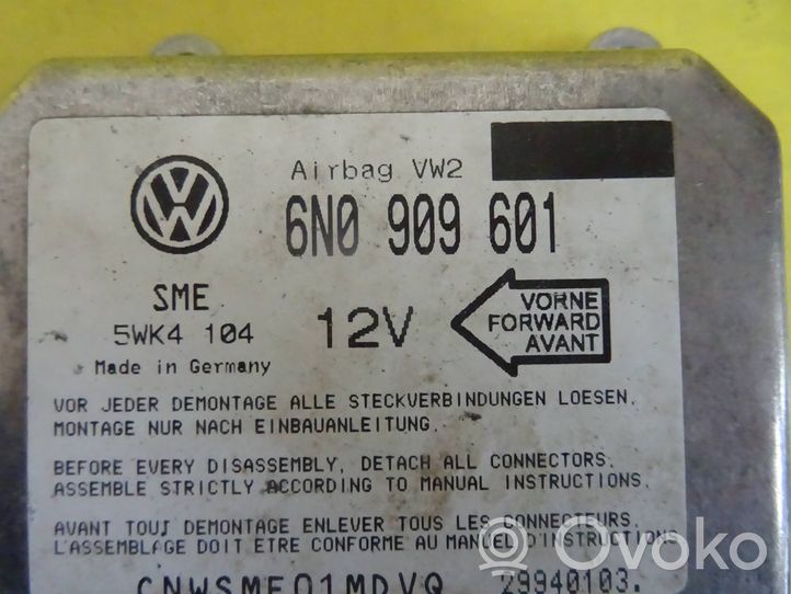 Volkswagen PASSAT B4 Turvatyynyn ohjainlaite/moduuli 6N0909601