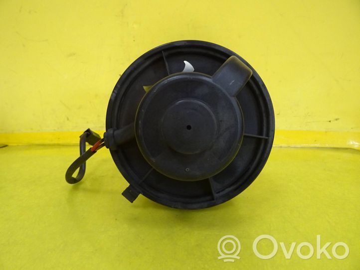 Audi A4 S4 B5 8D Ventola riscaldamento/ventilatore abitacolo 893819021