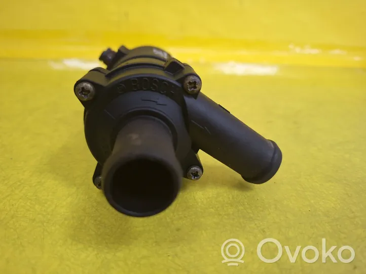 Opel Omega B2 Pompa cyrkulacji / obiegu wody 
