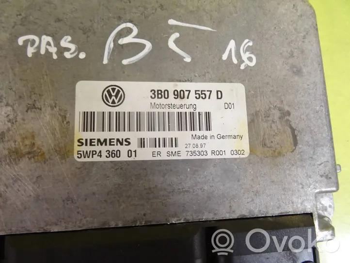 Volkswagen PASSAT B5 Moottorin ohjainlaite/moduuli 3B0907557D