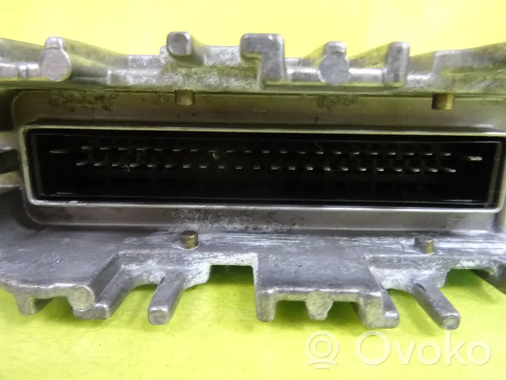 Volkswagen Golf III Sterownik / Moduł ECU 032906030K