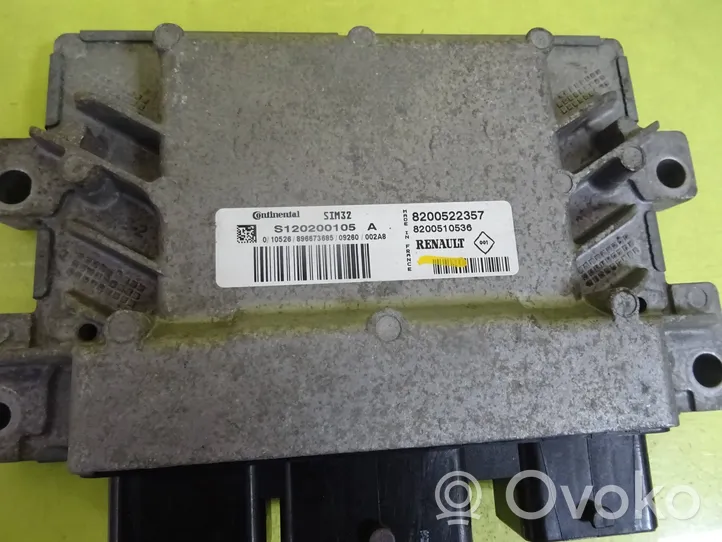 Renault Clio III Calculateur moteur ECU S120200105A