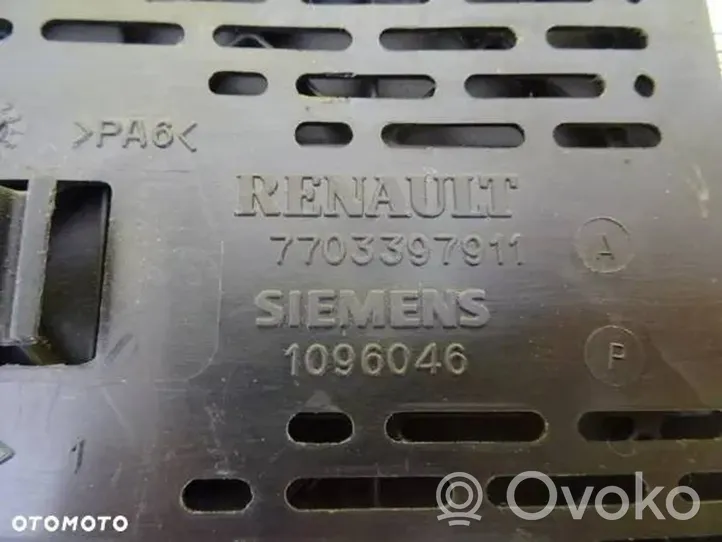 Renault Scenic II -  Grand scenic II Set scatola dei fusibili 8200029342B