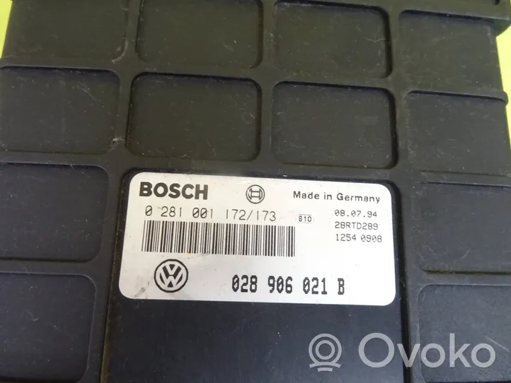 Volkswagen PASSAT B4 Calculateur moteur ECU 028906021B