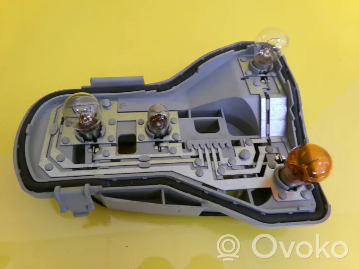 Volkswagen Polo IV 9N3 Porte ampoule de feu arrière 606945257F