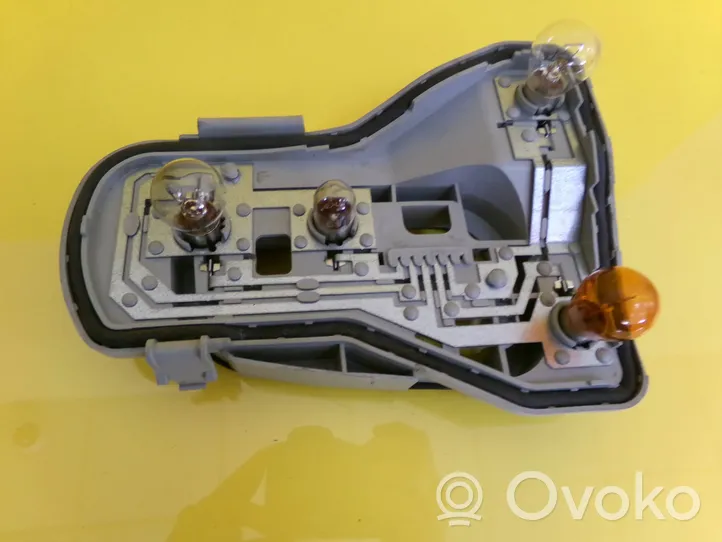 Volkswagen Polo IV 9N3 Porte ampoule de feu arrière 606945257F