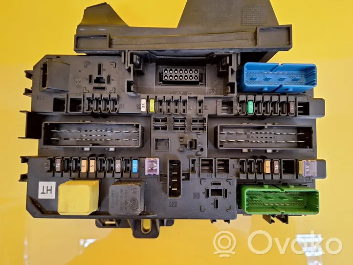 Opel Astra H Fuse box set 13115937