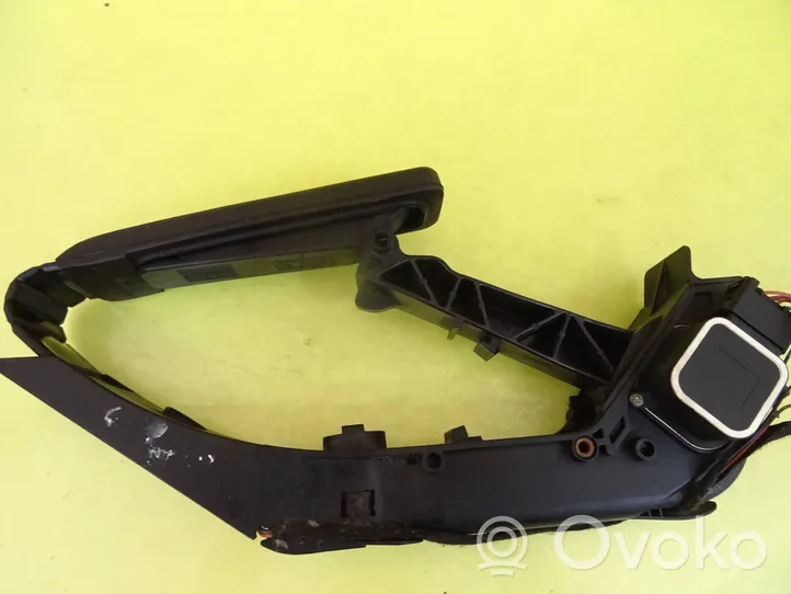 Mercedes-Benz S W220 Accelerator throttle pedal A2203000004