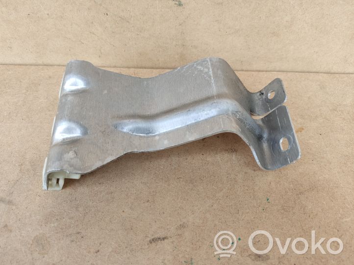 BMW X5 E70 Staffa di fissaggio del serbatoio del carburante 7158402