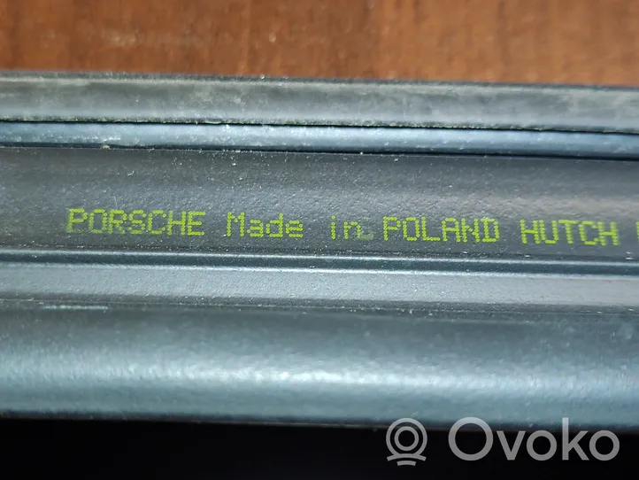 Porsche Macan Rivestimento modanatura del vetro della portiera posteriore 95B839432