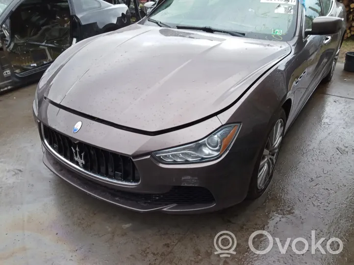 Maserati Ghibli Muu kynnyksen/pilarin verhoiluelementti 6700174030