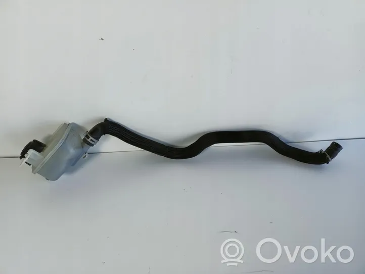 Infiniti Q50 Vase d'expansion / réservoir de liquide de refroidissement 