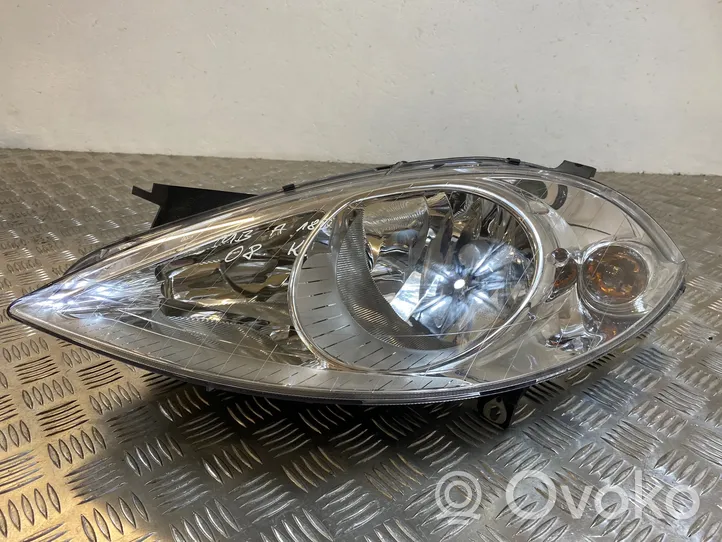 Mercedes-Benz A W169 Lampa przednia A1698200161