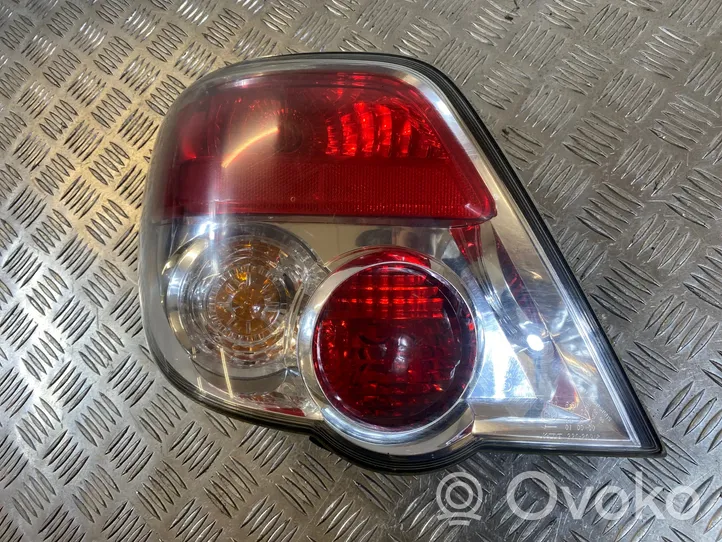 Subaru Impreza II Lampa tylna 22020918