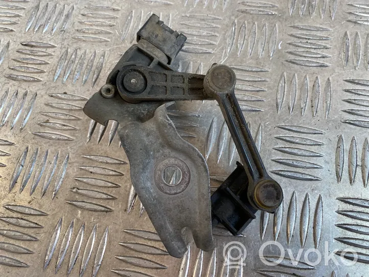 Volkswagen Touareg I Air suspension front height level sensor 7L0616213B