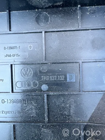 Volkswagen Touran I Skrzynka bezpieczników / Komplet 1K0937132