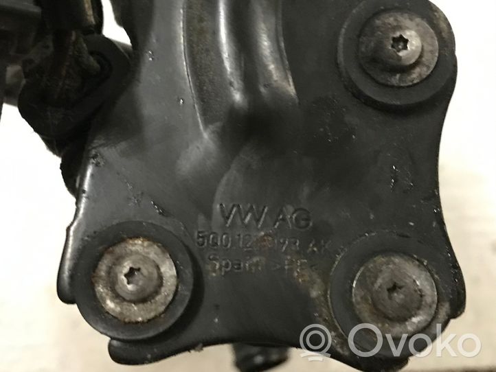 Volkswagen Golf VII Pompa cyrkulacji / obiegu wody 5Q0121599P