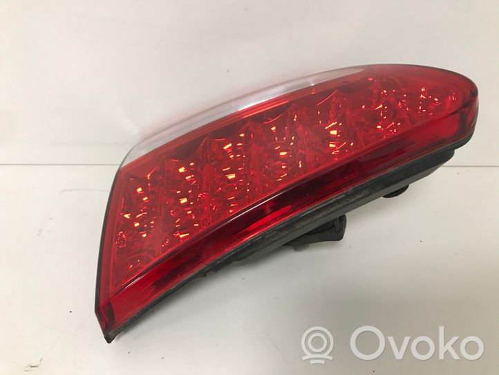 Citroen C-Crosser Lampy tylnej klapy bagażnika 1146380