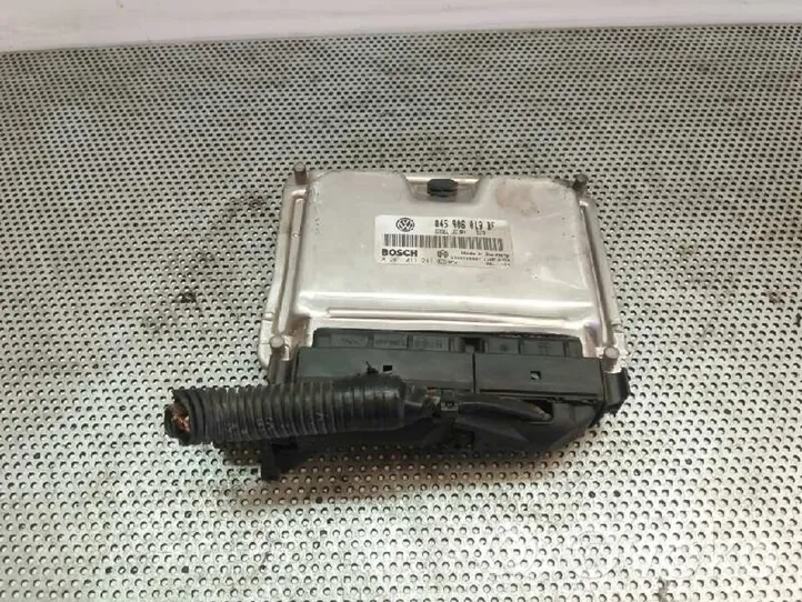 Volkswagen Polo Calculateur moteur ECU 0281011241